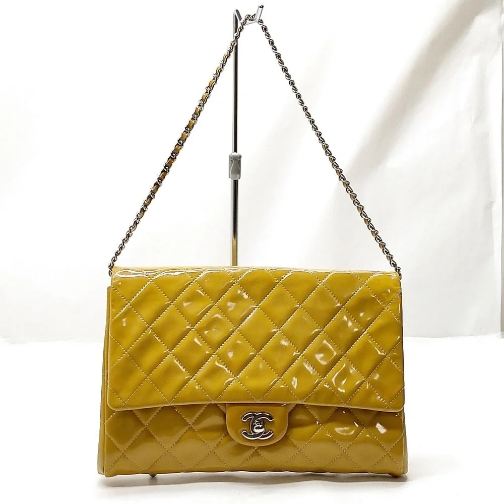 Chanel Shoulder Bag Matelasse Beige Patent leather